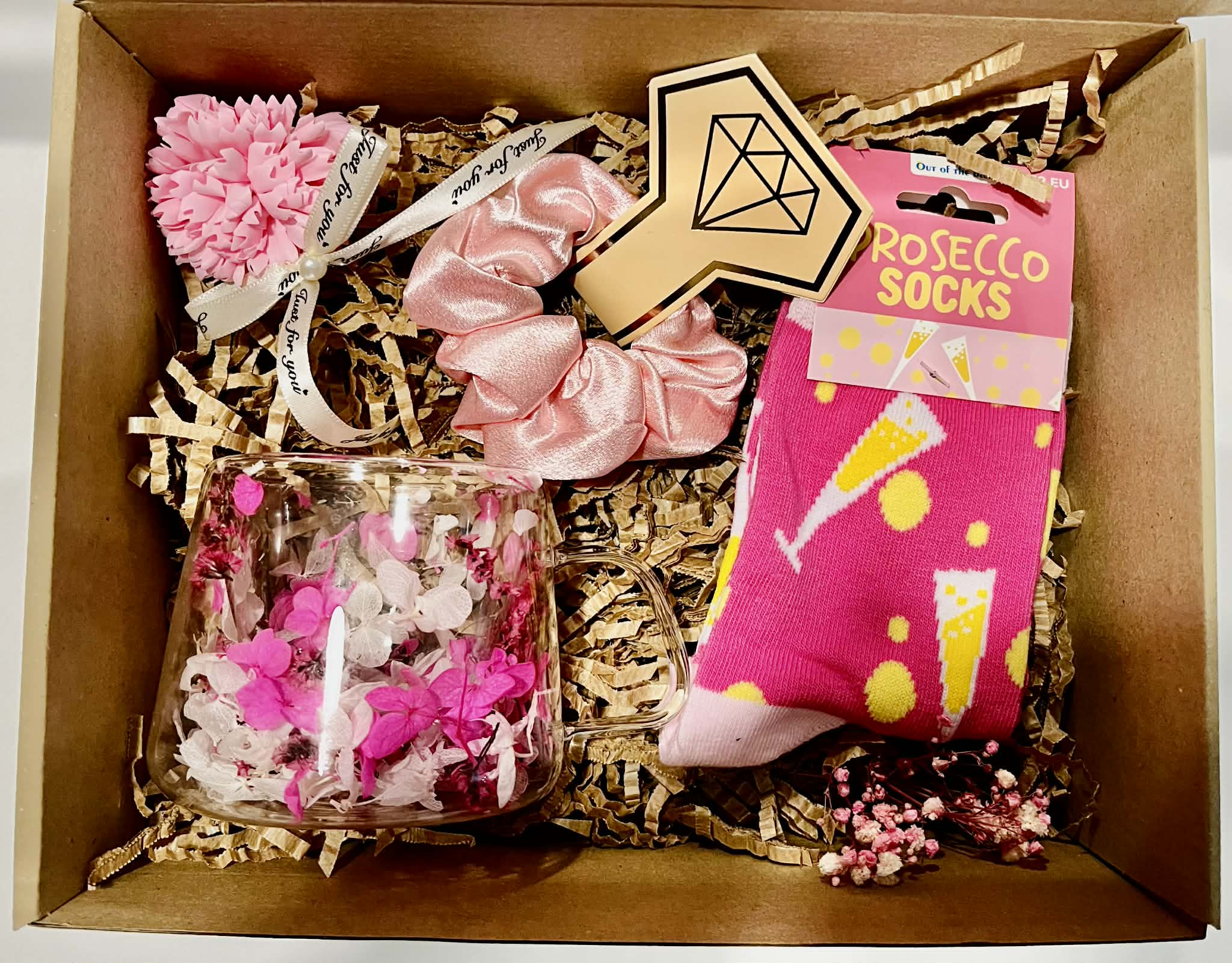 Box prezentowy dla niej PROSECCO – różowy zestaw skarpetki scrunchie kubek - obrazek 3