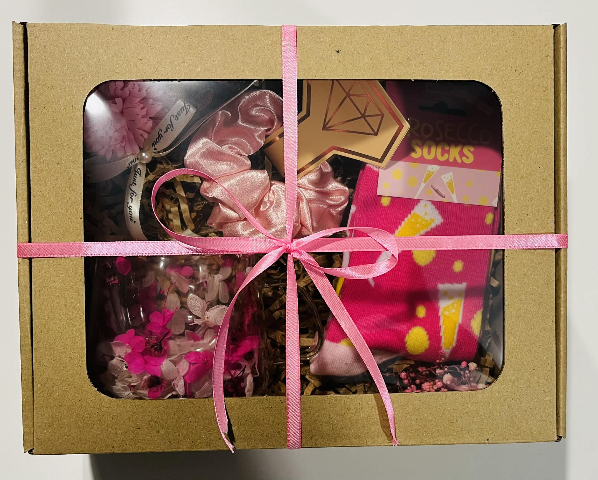 Box prezentowy dla niej PROSECCO – różowy zestaw skarpetki scrunchie kubek - obrazek 5