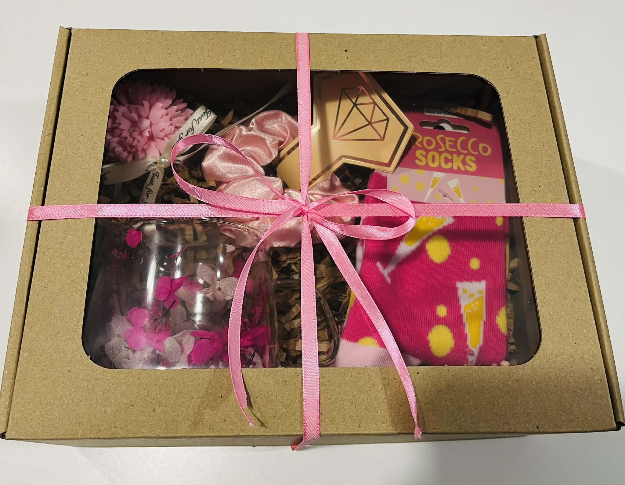 Box prezentowy dla niej PROSECCO – różowy zestaw skarpetki scrunchie kubek - obrazek 4